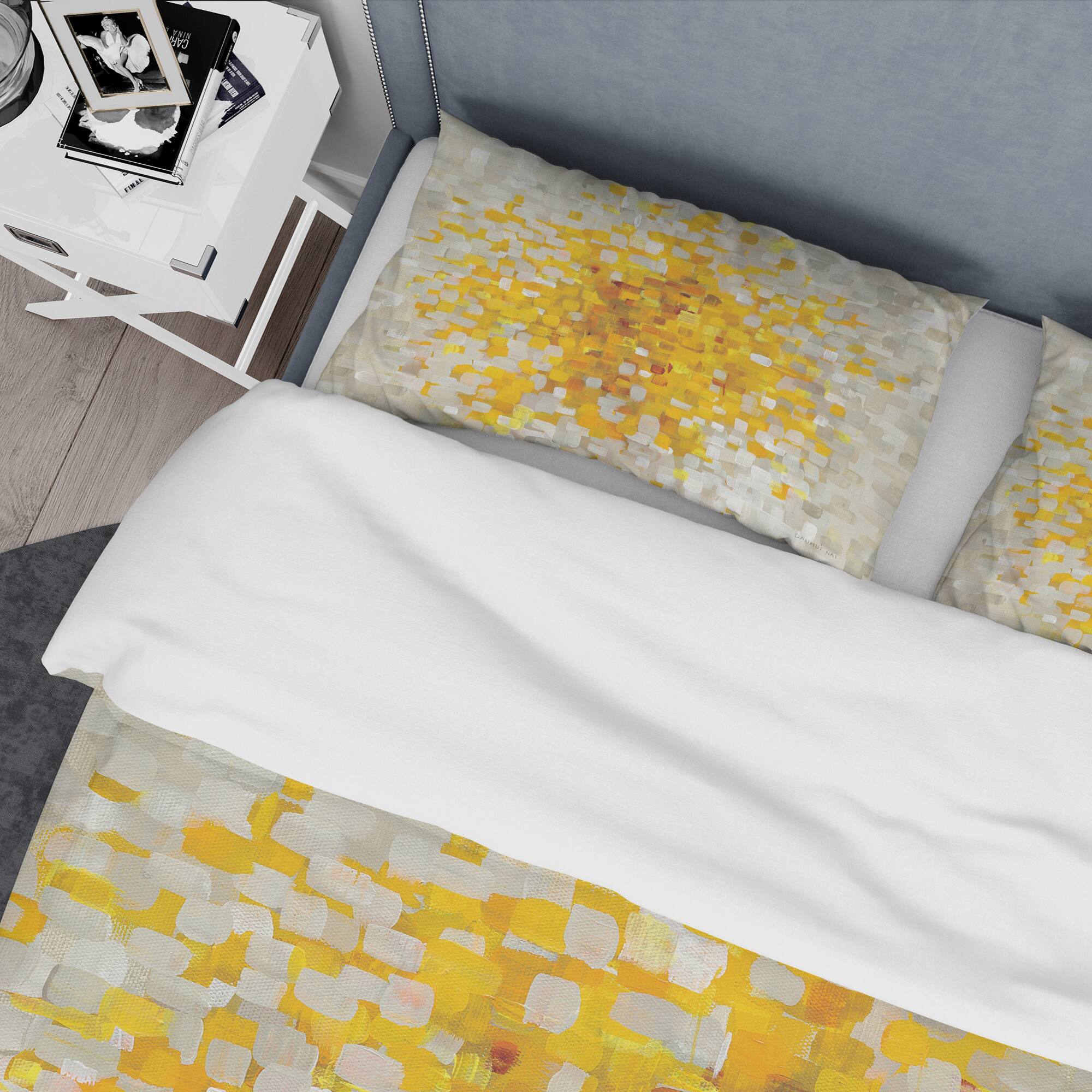 Designart 'Glam Yellow Explosion Blocks' Glam Bedding Set - Duvet Cover & Shams